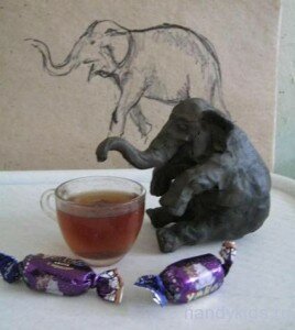 handykids elefant 027 Чаепитие слона